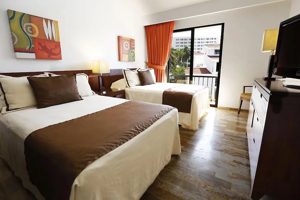 The Royal Cancun All Suites Resort 5*,