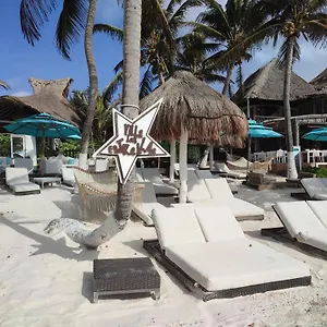 **** Otel Estrellas - Located At The Party Zone Meksika